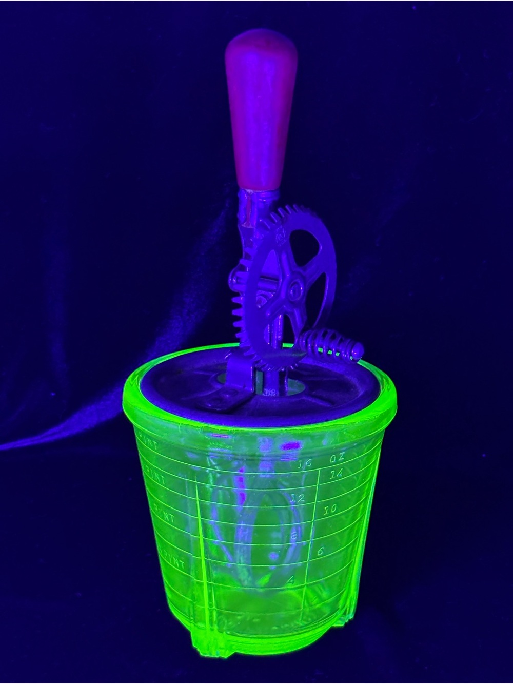 Vintage Ekco Uranium Glass Hand Mixer